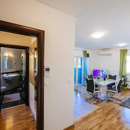 Lägenhet Rainbow Zadar