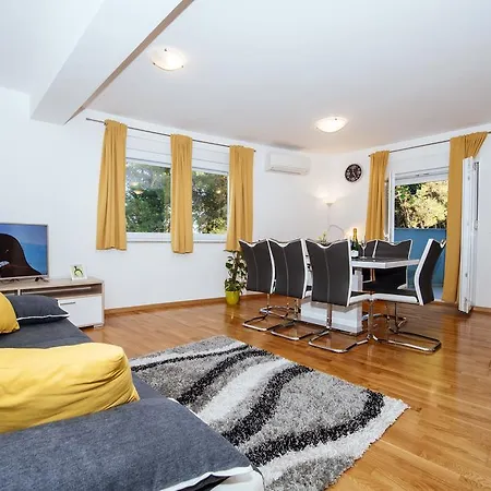 Apartment Rainbow